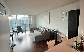 Downtown Toronto Suite By The Lake